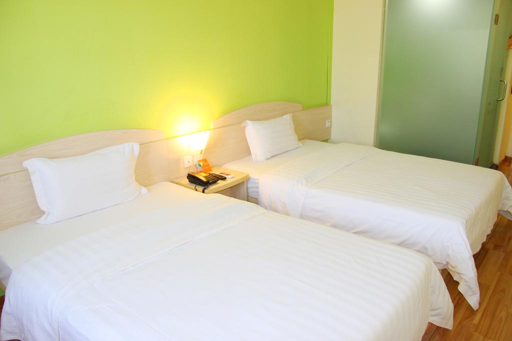 7Days Inn Guangzhou Meihuayuan Metro Station Экстерьер фото
