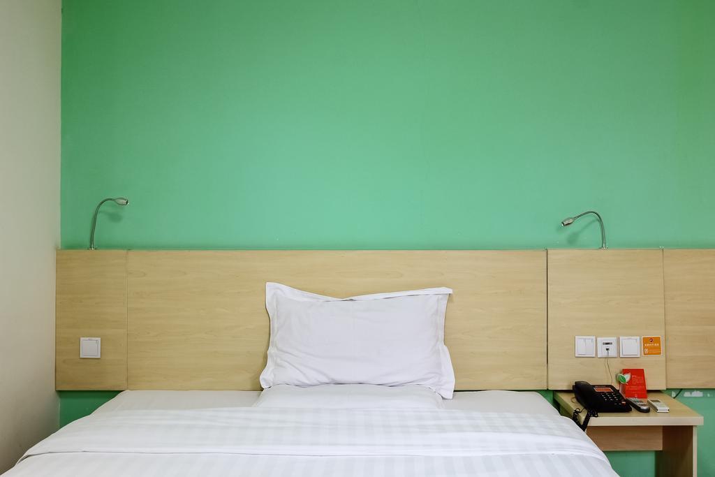 7Days Inn Guangzhou Meihuayuan Metro Station Экстерьер фото